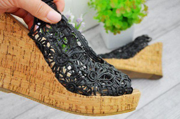 Модные туфли на танкетке